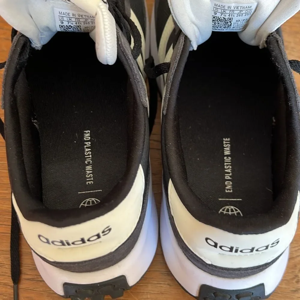 EUC Adidas Run 70s Women’s Sneakers‎ 9